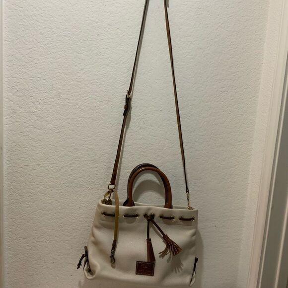 DOONEY AND BOURKE WHITE BROWN HANDBAG TASSELS - Picture 10 of 16